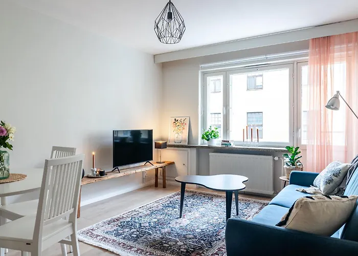 Charming 1Br City Apartment With Great Location