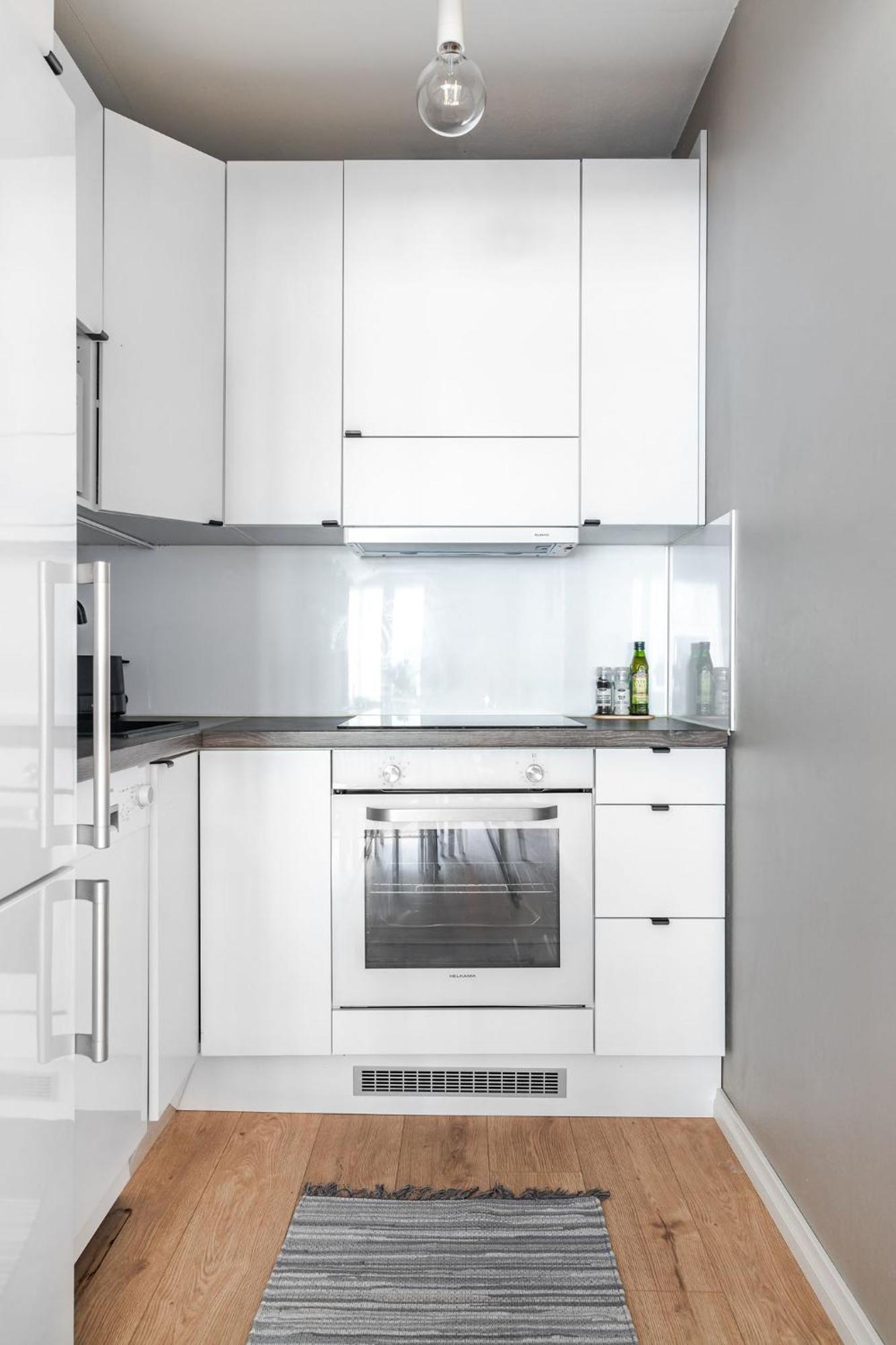 Charming 1br With Great Location *